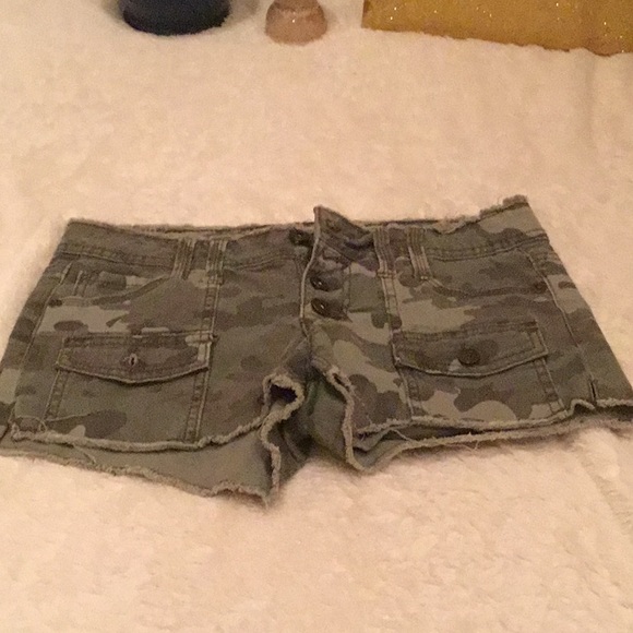 lei Pants - 🍀 7/$25 Lei camo short